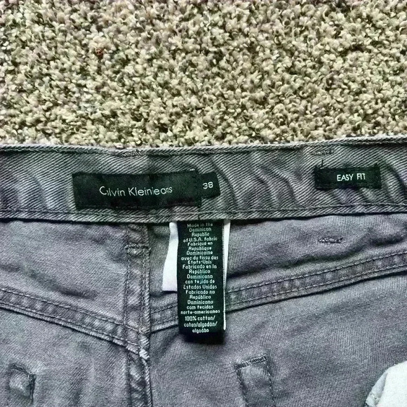 Calvin Klein Men’s Ash Grey 38x32 Easy Fit Straight Jeans - Picture 3 of 6